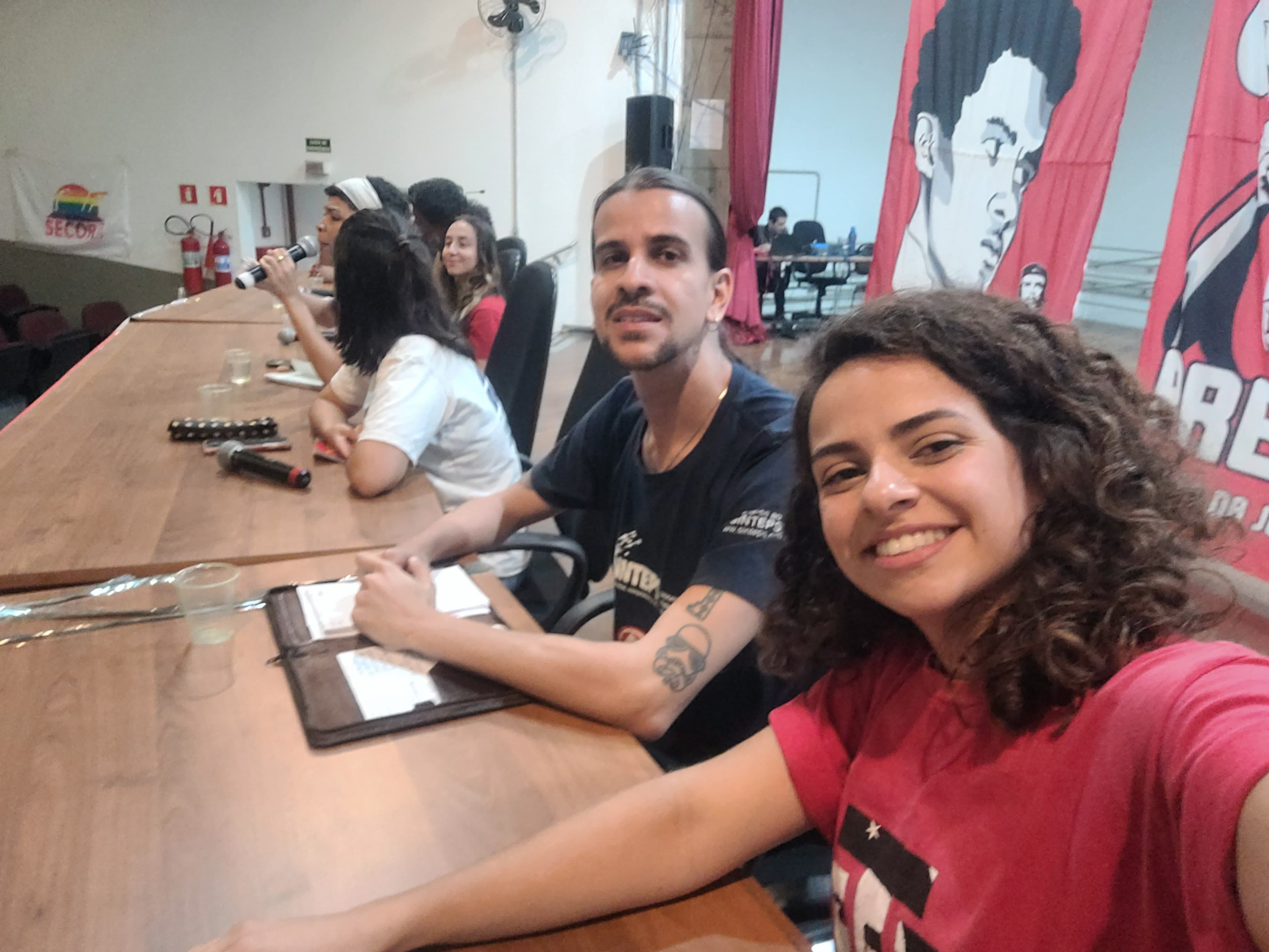 Unidade com o movimento estudantil